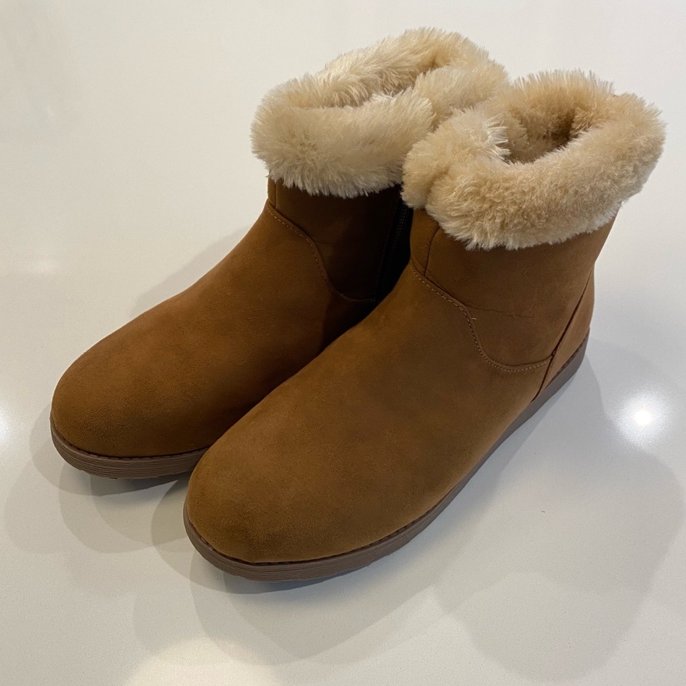 Cat & Jack Girls Faux Suede boots size 5